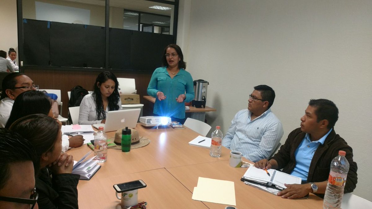 Academica_UTVCO's tweet photo. En seguimiento a nuestro modelo educativo, orientamos a coordinadrxs de tutorías de los programas educativos de @utvco acerca del #NuevoModelodeTutorías. La acción tutoríal es fundamental para asegurar la #EducaciónDeCalidad.
#UUTT https://t.co/Rehuyj6Vm0