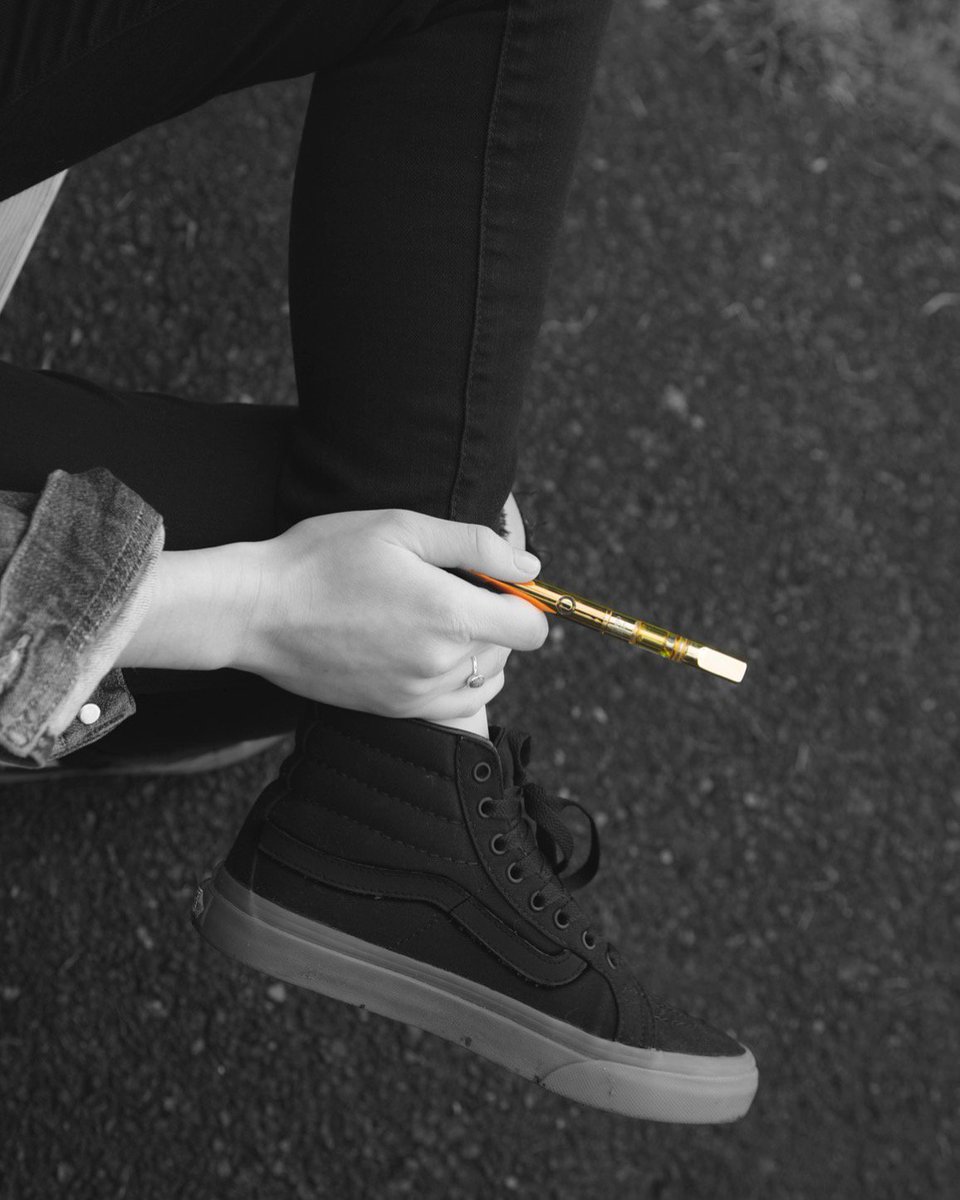 Brighten up your day with Golden Oil. 💛 #getgoldenoil #staygolden #cannabiscommunity