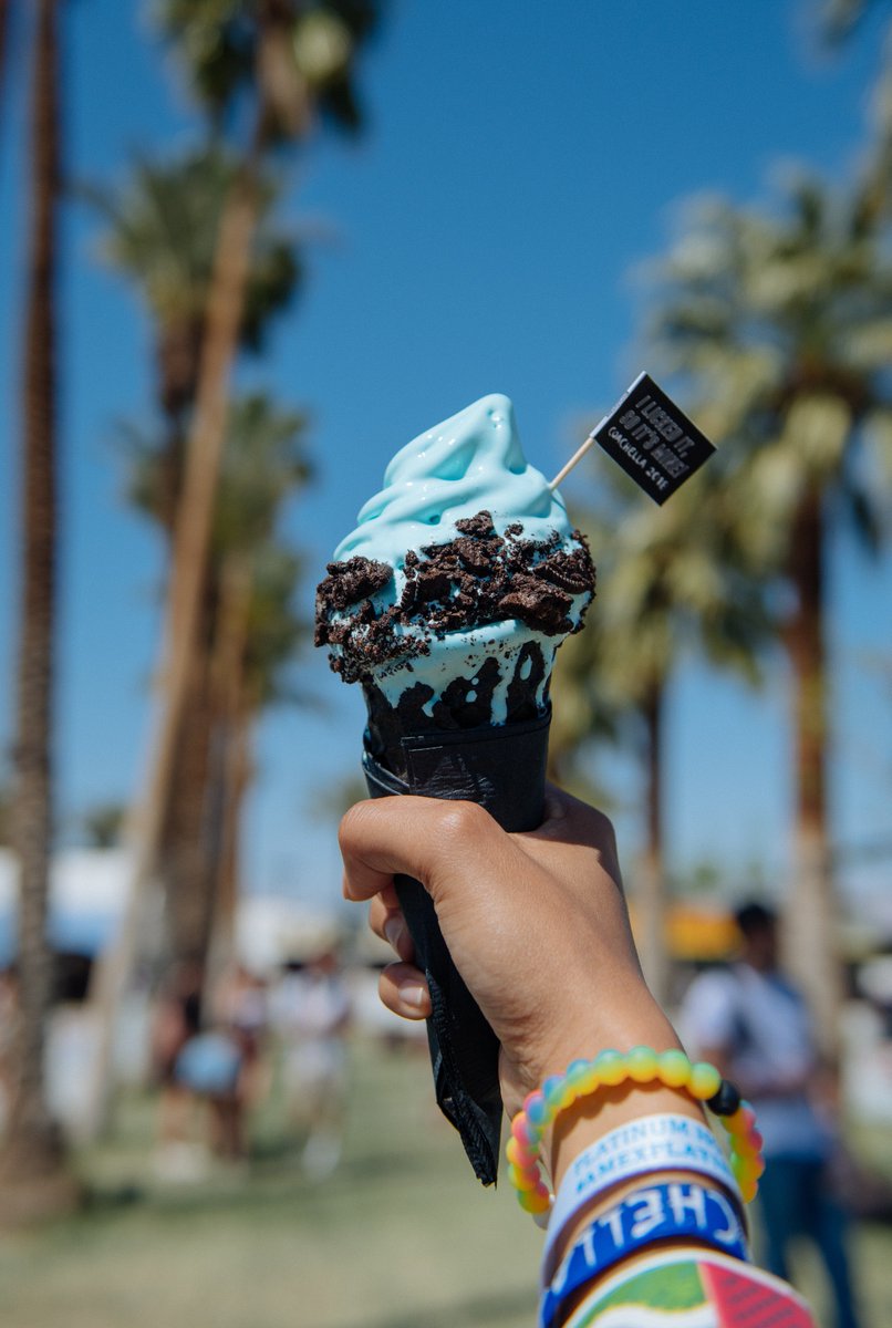 coachella's tweet photo. Highlights 2018: Eat at Coachella 🤤 🍽 https://t.co/r52HnlrZdF https://t.co/NIXDsGqBVa