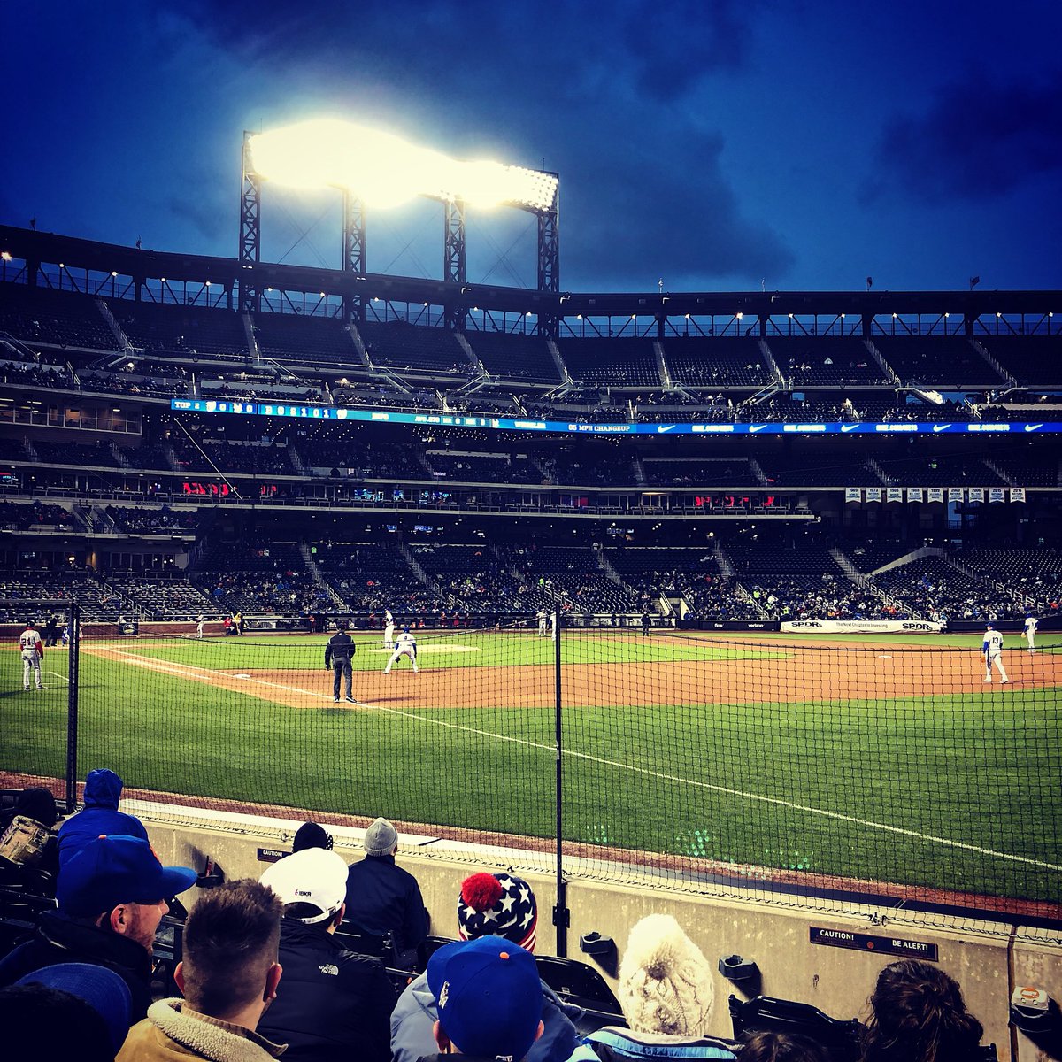 KeepCancrClassy's tweet photo. Mini-excursions the night before my next round of chemo have become an important ritual for my sanity. Thankfully the @Mets have been killing it lately. #everyotherweek #LGM https://t.co/sD2MCrKayI