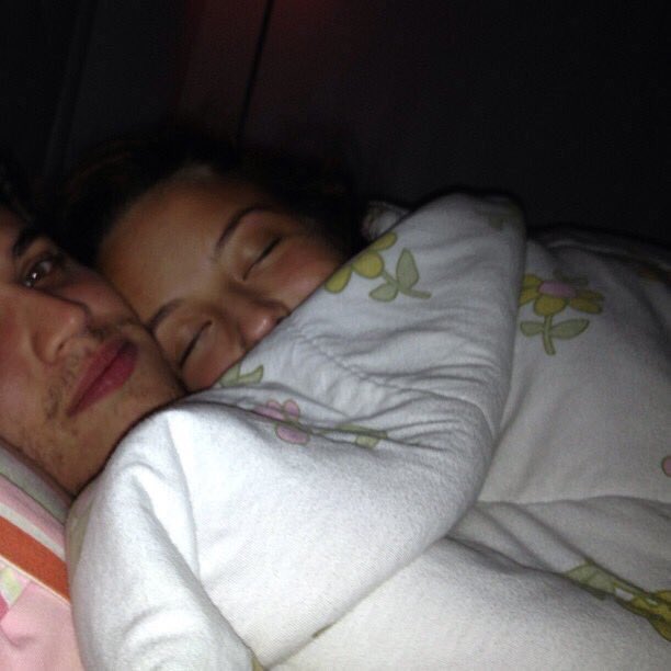 Iloveputarias2_'s tweet photo. como eu queria dormir hoje https://t.co/Z4A3ielUWt
