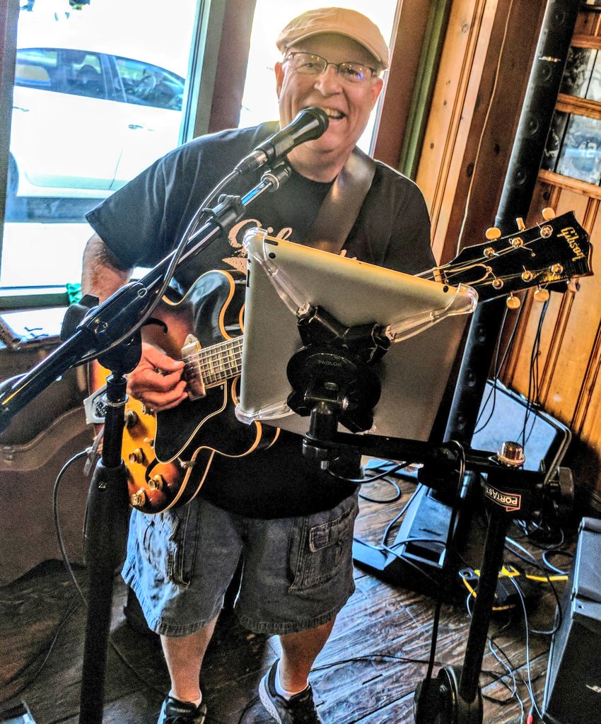 KitesBarKSU's tweet photo. It's about that time folks! Don't miss @Aggieville's very own @chappielive! T-minus 10 minutes away! 
#TuesdaysWithChappie #OnlyAtKites https://t.co/NmMxZChnW8