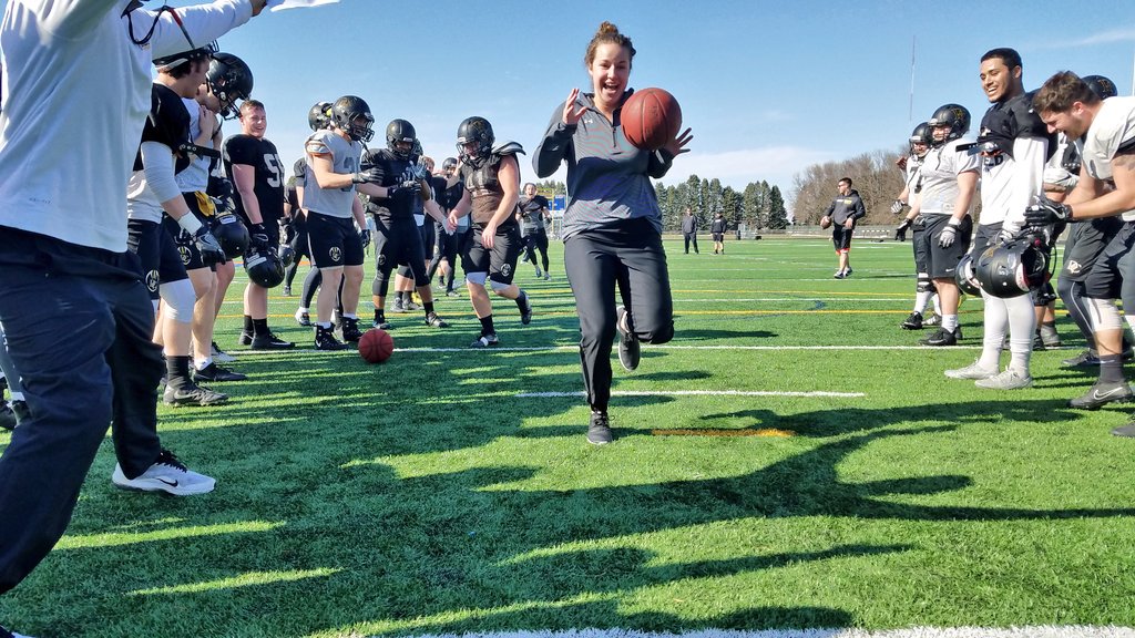 DordtFB's tweet photo. Special thanks to @DordtWBB for being our guests of honor in #Spring18Loco Practice 10.
#DefenderNation
#DefenderWay
#CompeteFiercely https://t.co/gKBwcYxqCp