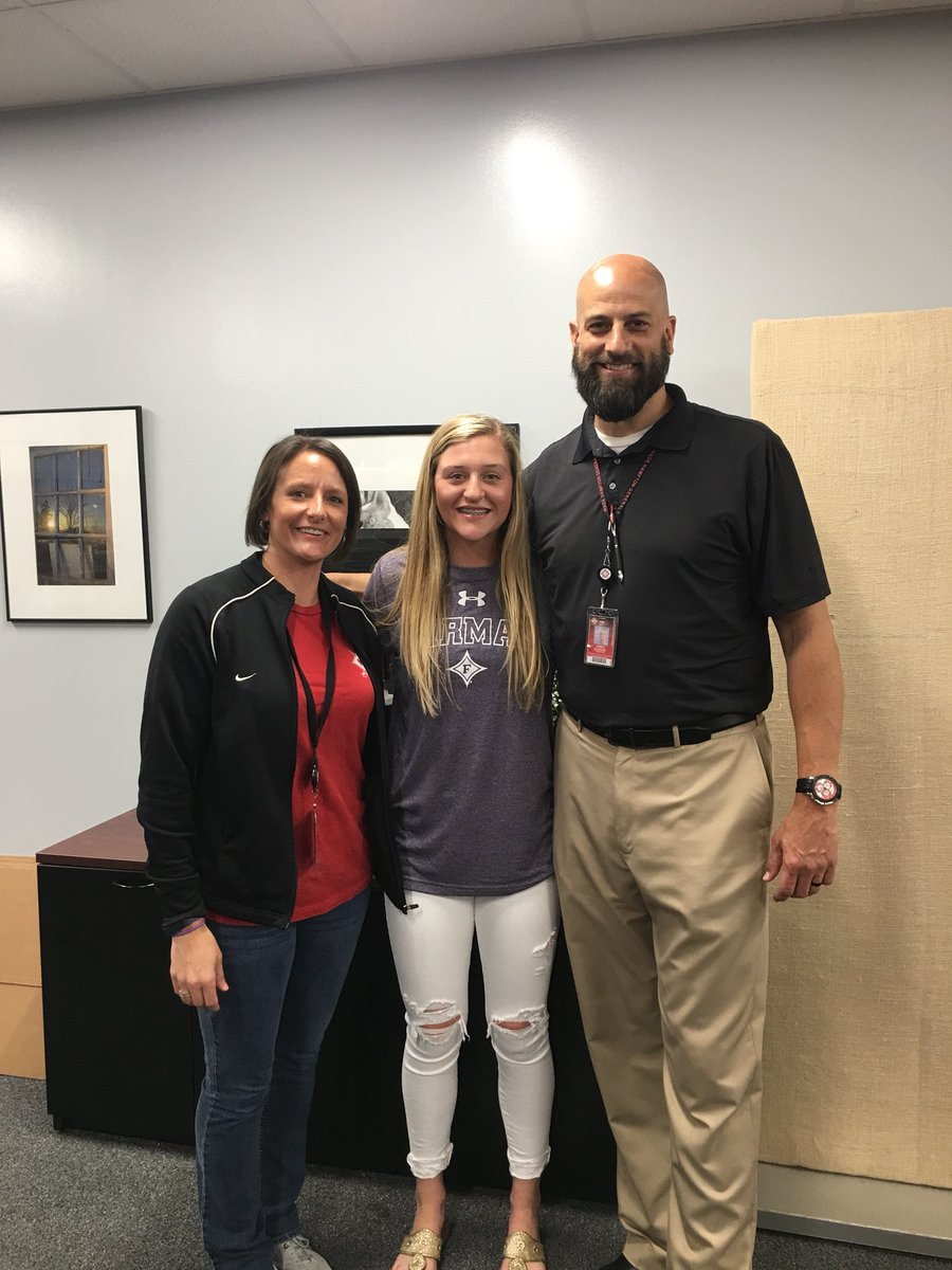 greyson_boone's tweet photo. I’m so very blessed to be able to finally announce that I will be continuing my basketball career at Furman University!! I’m so very thankful for all of the support over the years and look forward to being apart of the Paladin family! @FurmanWBB #fubball #godins https://t.co/EVhmRXL0TU