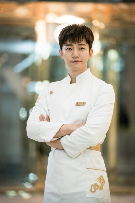 2pmalways's tweet photo. [Pics] SBS 'Wok of Love' stills (Junho) https://t.co/Jr4daWfjYr