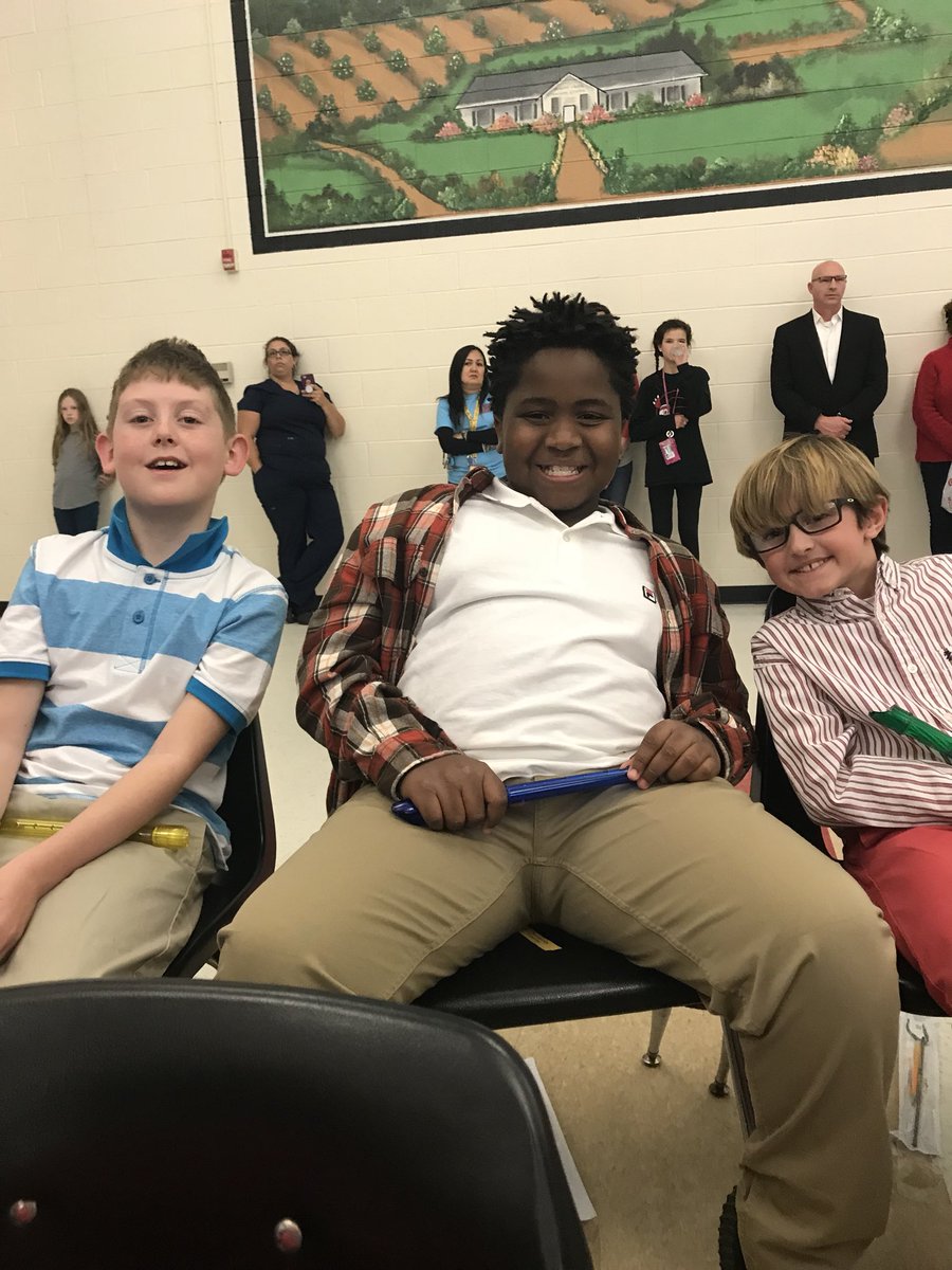 MrsKNWalker's tweet photo. Proud of my musicians! #bestrecorderconcertever #4thgraderocks https://t.co/ueCeUB6R6J