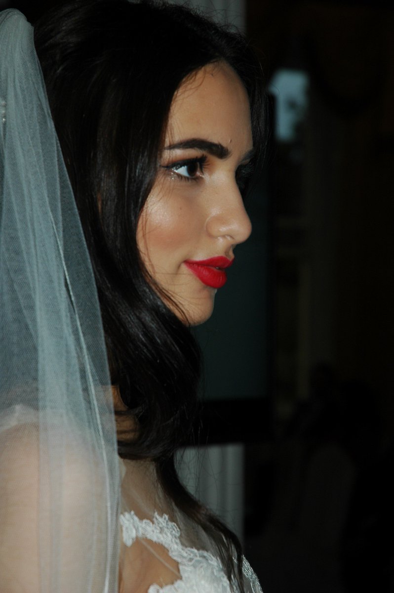 SuzMargo's tweet photo. FREE Bridal Style Consultation for 10 Seattle brides. My promise: to help each bride #expressHerself utterly, completely, uniquely. In exchange, all I ask for is honest feedback on my startup idea. Interested? Sign up here https://t.co/Nl30o4Wtfu #seattlebrides #seattlestartups https://t.co/QF1O1BLoHR
