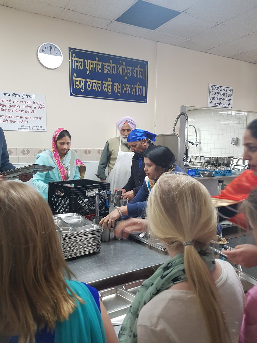 mrs_ravinder's tweet photo. School field trip 
Sikh temple https://t.co/OEvgsXY3cK