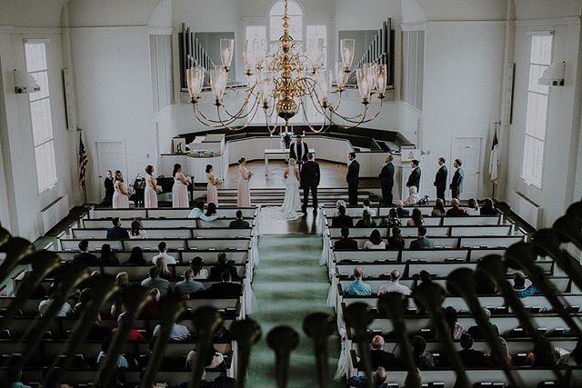LuckybirdPhoto's tweet photo. We love a good balcony! Are you having an indoor or an outdoor ceremony? Let us know below and what made you chose the place to say I do!
.
.
.
#toledobride #toledowedding #toledoweddingphotography #youwilldobetterintoledo #MidwestBride #liveauthentic #ohiophotographer #idotoled https://t.co/weT0saDGlV