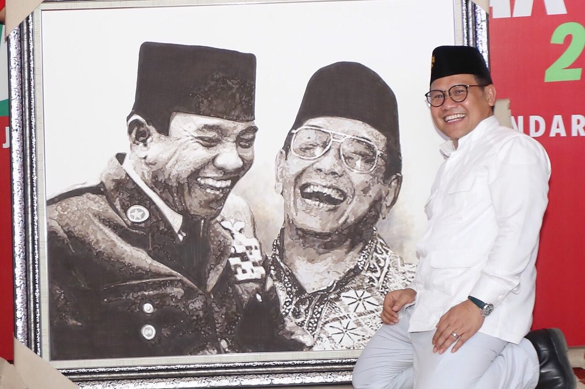 Mendapat kejutan dari Pak Joko, lukisan #soedurisme dua idolaku tertawa untuk kita, akupun tertawa...
Peresmian #poskojoin JO1N2019 (jokowi dan cak imin)  di Semarang