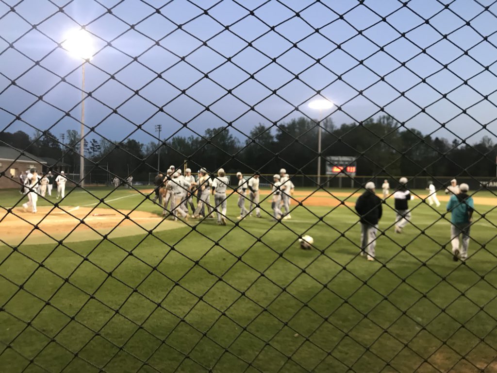 BradRoyal_1's tweet photo. Congrats to @ReaganRaider for their 8-4 win tonight over @WFTitansBball. @garrett__saylor grabs the win and @CJBoyd27 comes up with a big #3rbidouble in the top of the 7th.  #wearepfafftown #RaiderNation https://t.co/cH0FDQG4sW