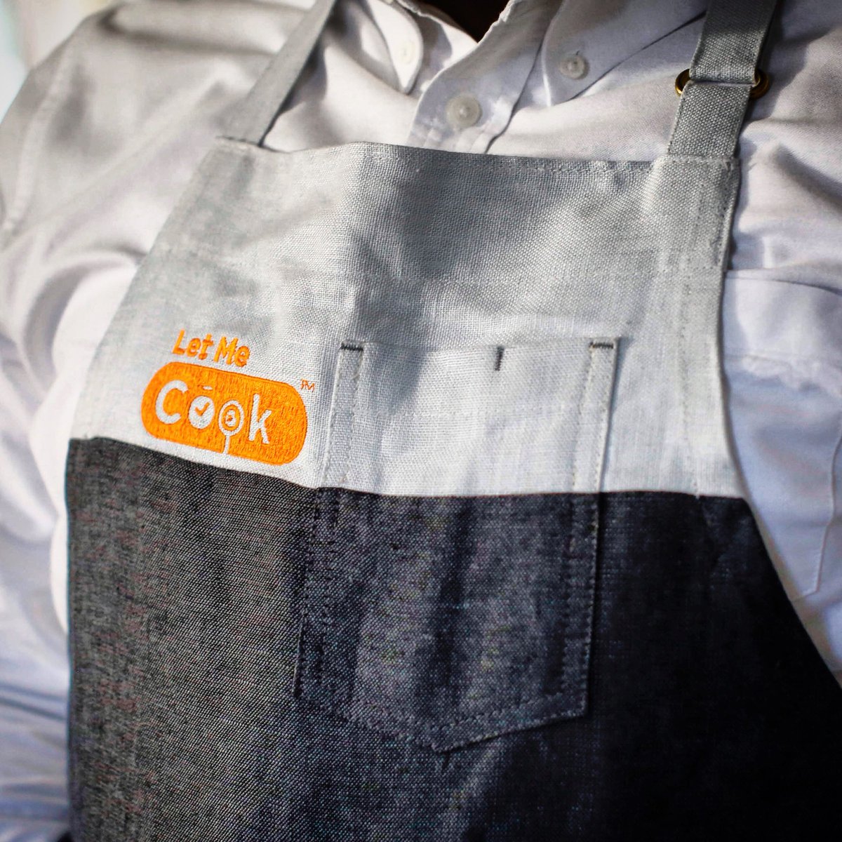 LetMeCooktv's tweet photo. The Brand Is Strong 💪🏾 👨🏾🍳🍳
.
.
Design: @creative_lean 📸: @gabitwenty .
#letmecooktv #👨🏾🍳🍳 #logo #branding #aprons #officiallyOffical #LMC #creativelean #capturedByGabi https://t.co/oXqYe4KlxQ