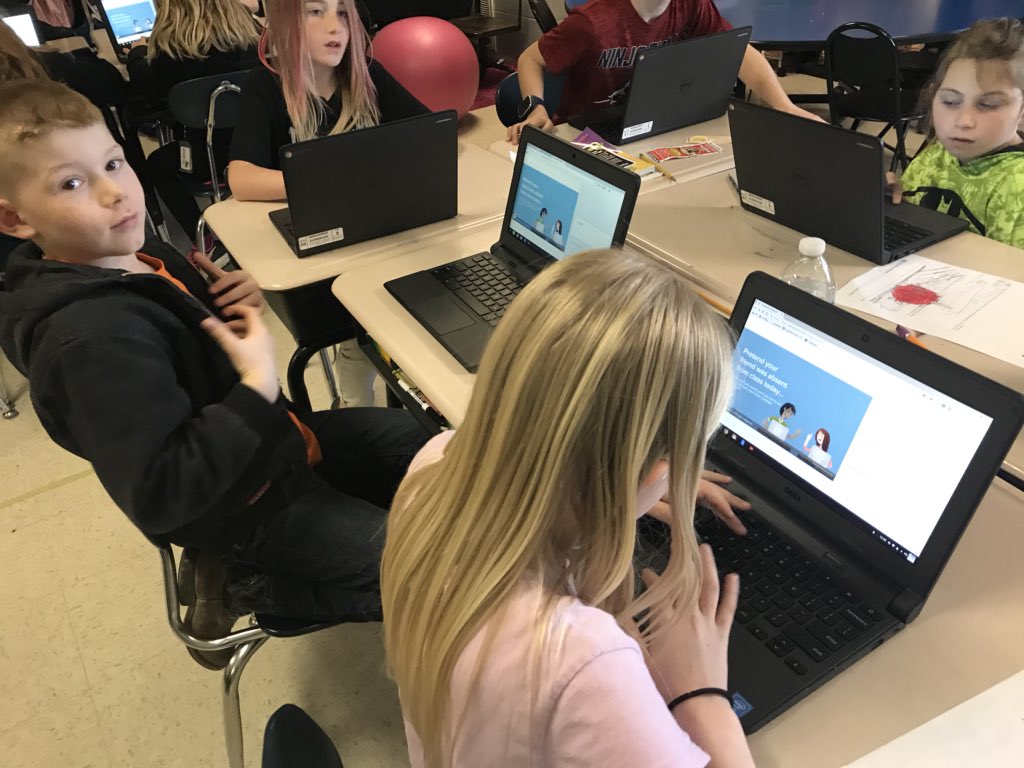cwarson's tweet photo. Had fun in 3rd grade doing our first pear deck today!  We worked on our listening skills and learned about the interesting cuttlefish!  #3rdgrade #learningisfun https://t.co/3kLCeD3hVE
