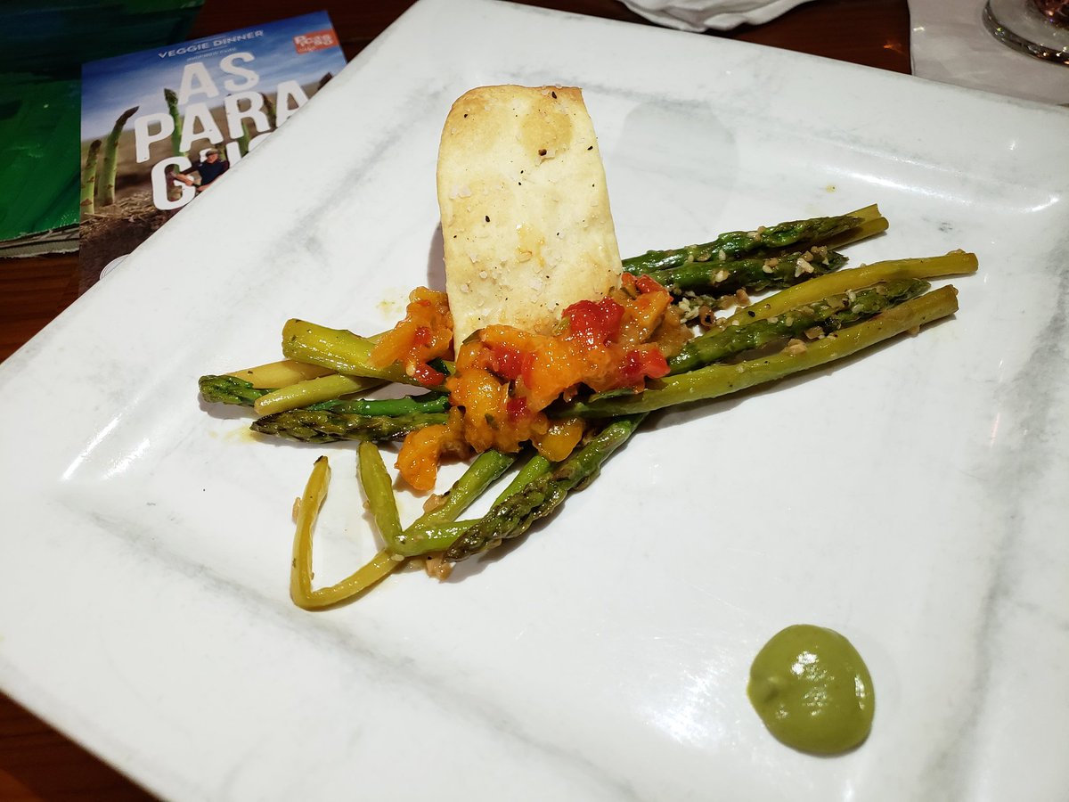 TakeABiteOK's tweet photo. First course: Avocado Mousse, sesame- peanut asparagus, spicy apricot chutney, roasted garlic cracker. #veggiedinner @picassocafe https://t.co/wWoaTOKpre