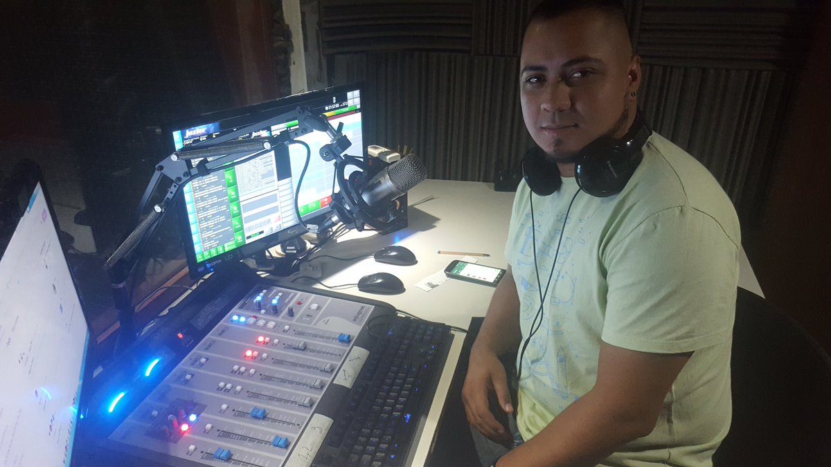 Omega1057's tweet photo. El Especial de Gigante con Walter Velazquez 📲 3456464037 https://t.co/KmAjPhw4vA