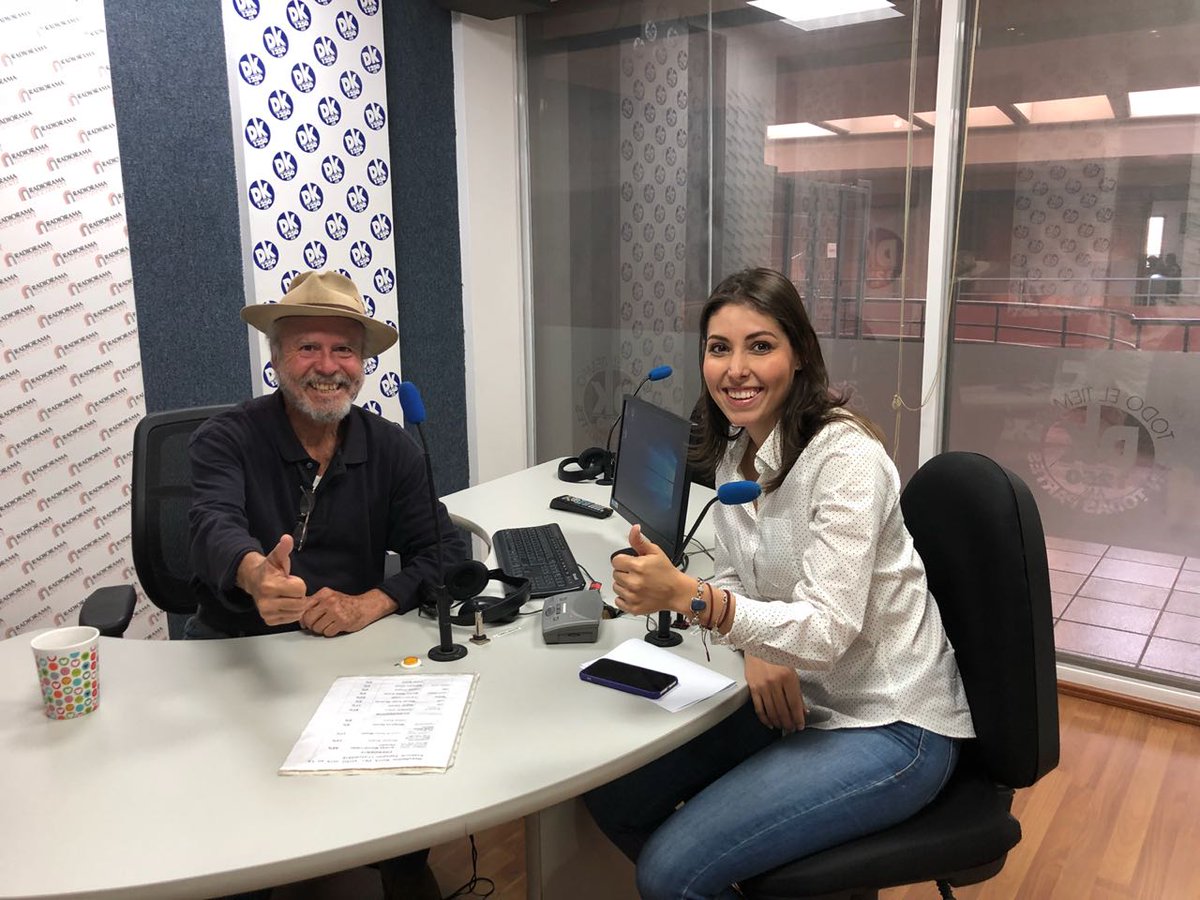 ximenaruizuribe's tweet photo. Estoy agradecida con Fernando por el espacio que me dió en su programa, y con ustedes, quienes nos siguieron en vivo, gracias por brindarme un  poco de su tiempo!
#QueCallenLosPartidos #LaGenteManda https://t.co/wiIL2zVyS2