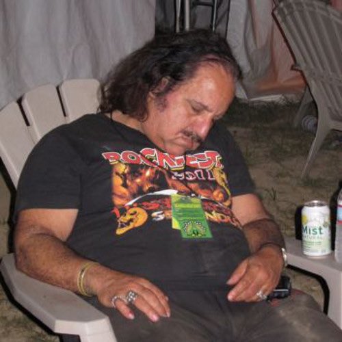 What is everyone in Los Angeles doing tonight? I am so bored. Possibly gonna go to trivia in the rainbow