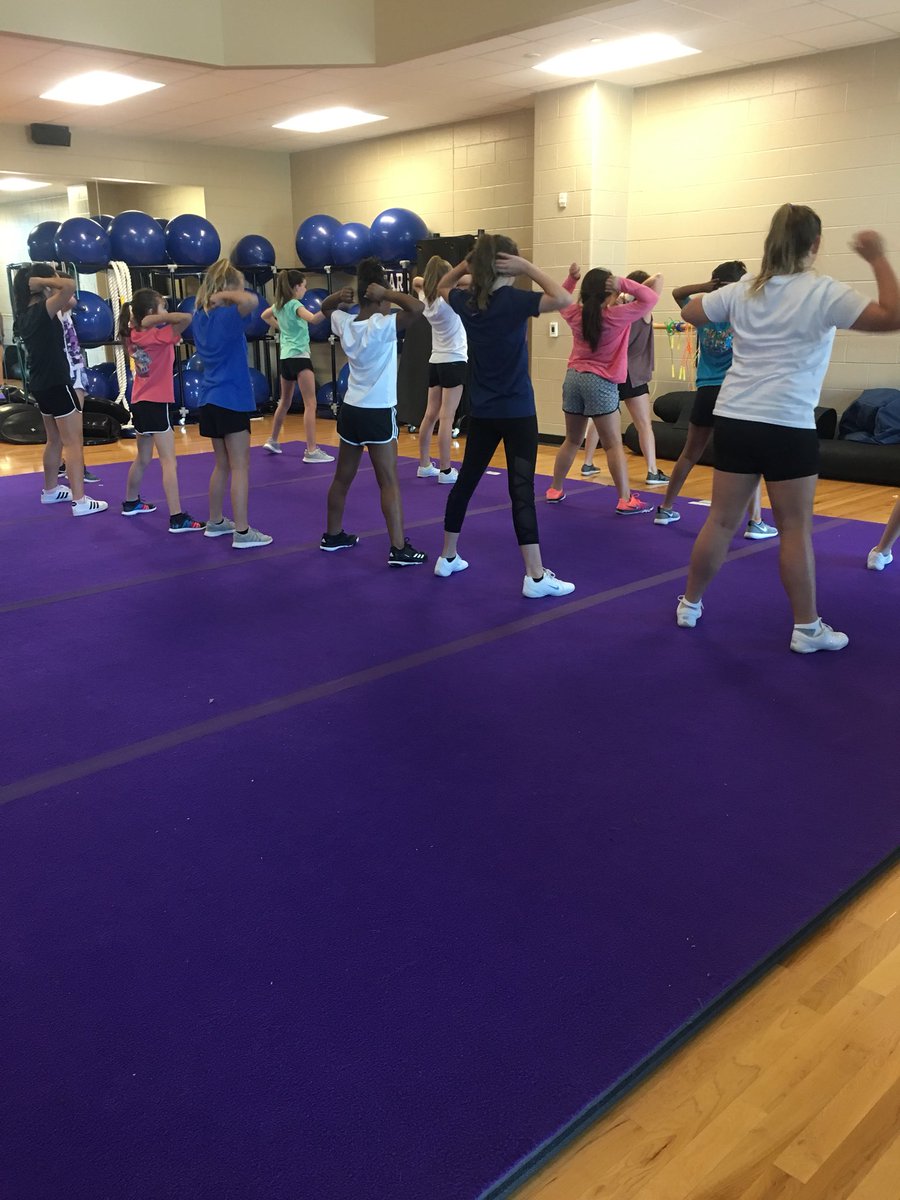 WMS tryout clinic is off to a great start! These ladies worked hard! Day 1 is in the books! 🎉💛 #wmscheer #gowarhawks @Wellborn_MS @JuliaMishler