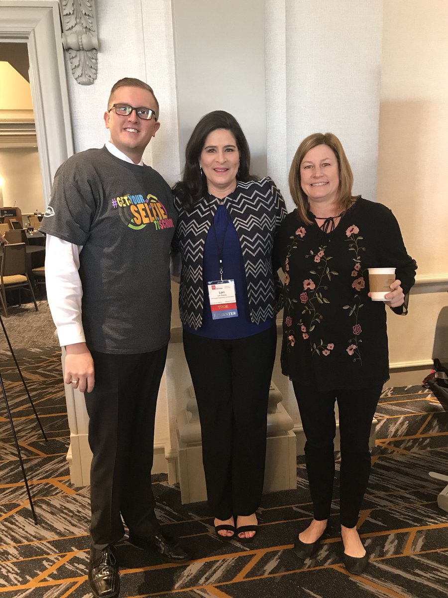 Taylor_Rayfield's tweet photo. Enjoyed getting to catch up with the one and only, @lorijpaisley, last week at CSH Institute. Appreciate you and your leadership! #GetYourSelfieToSchool https://t.co/8E5MamWgZn