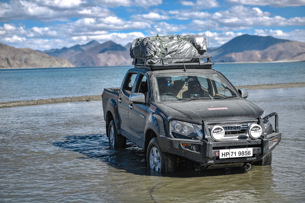 xtlo_india's tweet photo. How to cross the river: #OffRoad Driving Tip No.1. Turn off the lights before driving into water. Check if there is no water in the lamps after you drive out. Rivers &amp; Lakes #Expedition is waiting, come join us and learn more about Isuzu pick up trucks.> https://t.co/G55XLfq1tZ https://t.co/Le9Mh8l1Yk