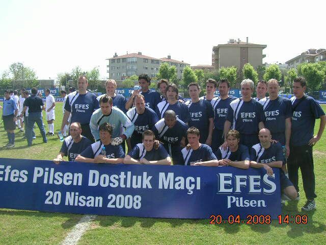pierrevh17's tweet image. Today 10 years ago .@VVSteenbergen 4 was invited to play a game against #TurkishLegends in Istanbul #efes 
Vandaag 10 jaar geleden speelde het grote @VVSteenbergen 4 tegen Turkse Legends in Istanbul .