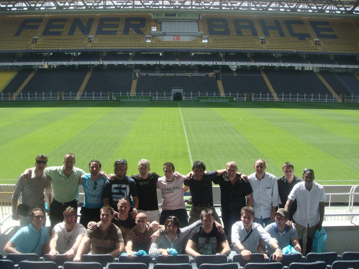 pierrevh17's tweet image. Today 10 years ago .@VVSteenbergen 4 was invited to play a game against #TurkishLegends in Istanbul #efes 
Vandaag 10 jaar geleden speelde het grote @VVSteenbergen 4 tegen Turkse Legends in Istanbul .