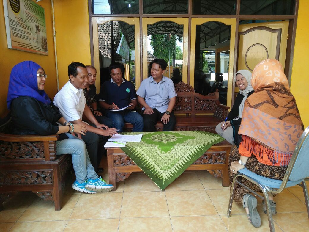 TppKecTulangan's tweet photo. Pendampingan di desa Kebaron with sekcam Tulangan
@EkoSandjojo @kpw4jatim @tppindonesia @KN_P3MD @P3MDSidoarjoKab @niesosin @RinaRindhu1 @IAzoel @HdReef @fahrudin_yusron @Asyraf_Media @kang_beka @UcokSitumorang5 @SatgasDanaDesa @richi_sulasmono @pendampingdesa_ @desamembangun https://t.co/9MEF4okSwj