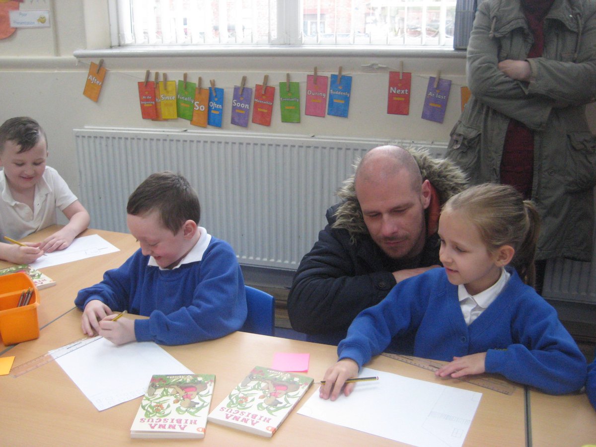 MRAMrWood's tweet photo. Thank you to everyone who attended the Parent Reading workshop yesterday. The children had a great time and enjoyed demonstrating how they have become accomplished readers. @CroftwayPrimary https://t.co/nWekYDVXlg