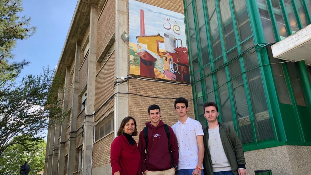 l_caleidoscopio's tweet photo. Nos encanta ver que nuestros proyectos suponen no sólo un aprendizaje sino un amotivación. Os dejamos este artículo que han hecho desde el @ieslasenia de su corto en #ProgramaTuObra.
https://t.co/m4uSNjL21u
@Ajunt_Paiporta https://t.co/HQ2WJag9S5