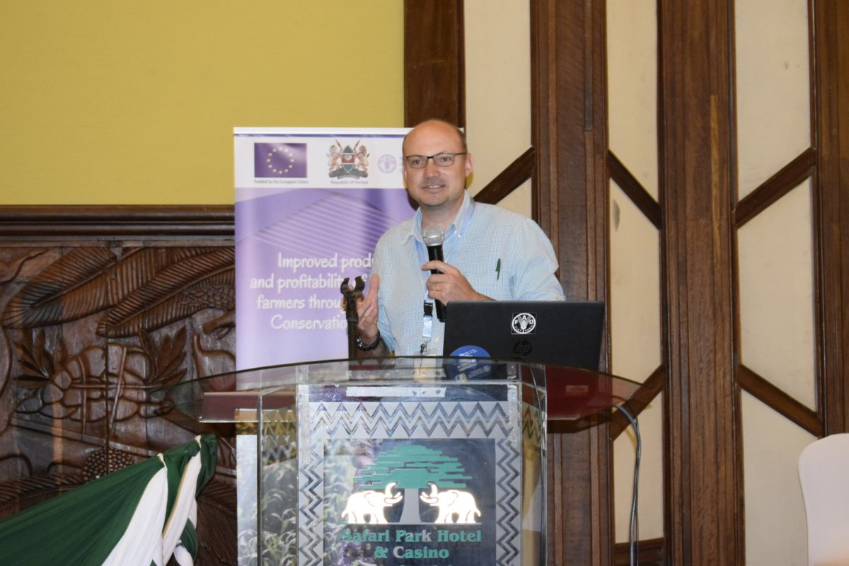 rodgers_kirwa's tweet photo. Robert Allport of #FAOKenya making a presentation on how to increase the adoption of Conservation Agriculture.
Why conservation agriculture?
#CAConference2018
@FAOKenya @EUinKenya @RugalemaGabriel https://t.co/BR5PXRIX8X