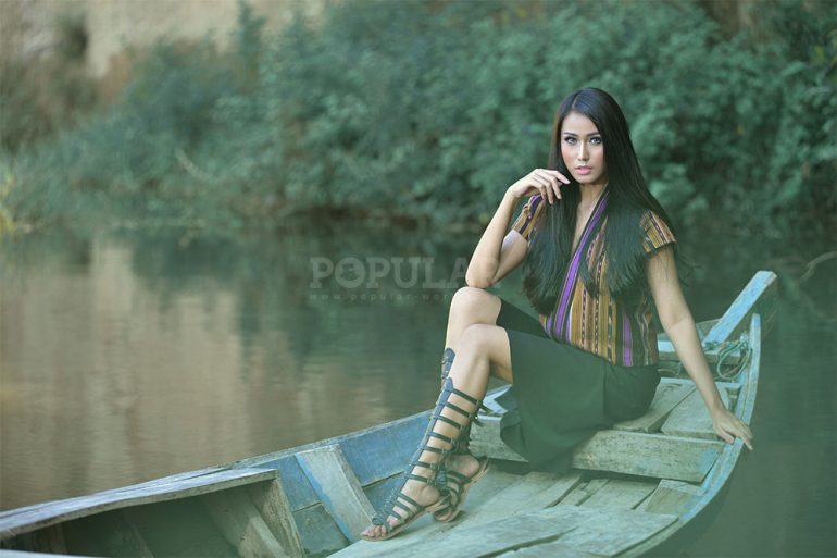 PopularMagz's tweet photo. Yuk kenalan sama sosok wanita cantik pengisi sampul majalah POPULAR edisi April ini?? https://t.co/v6nRwEHJcW https://t.co/CyOqaCsxZp