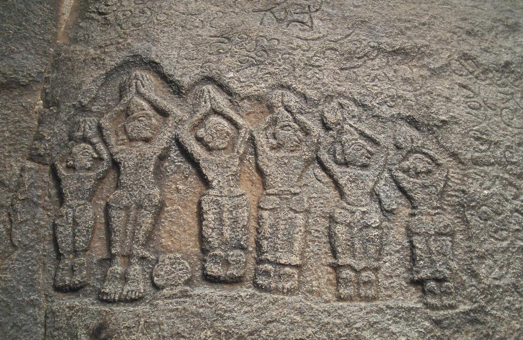 According to the Vanaparva of Mahabharata, lord Surya blesses the Pandavas, in Agnathavasam, with the Akshaya Patra on the day of  #AkshayaTritiya. Image of a rare sculpture of Pandavas receiving Akshaya Patra from Ambatheertha in Kalasa in Karnataka. 