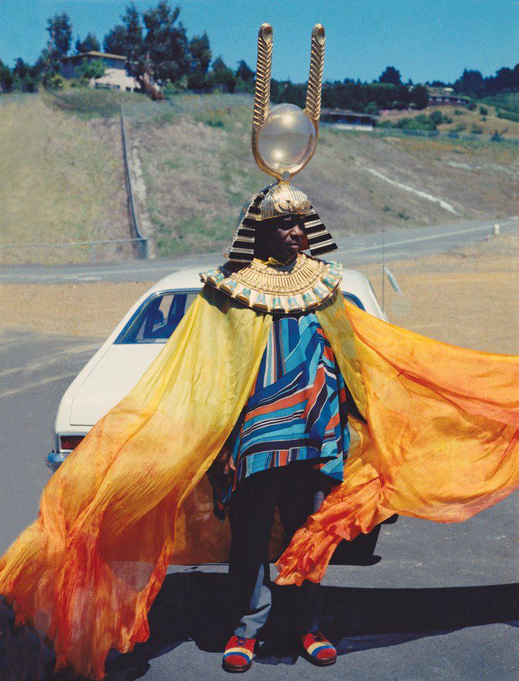 aflashbak's tweet photo. Sun Ra - Oakland - filming Space is the Place, 1972. https://t.co/rLiFcqFXOi