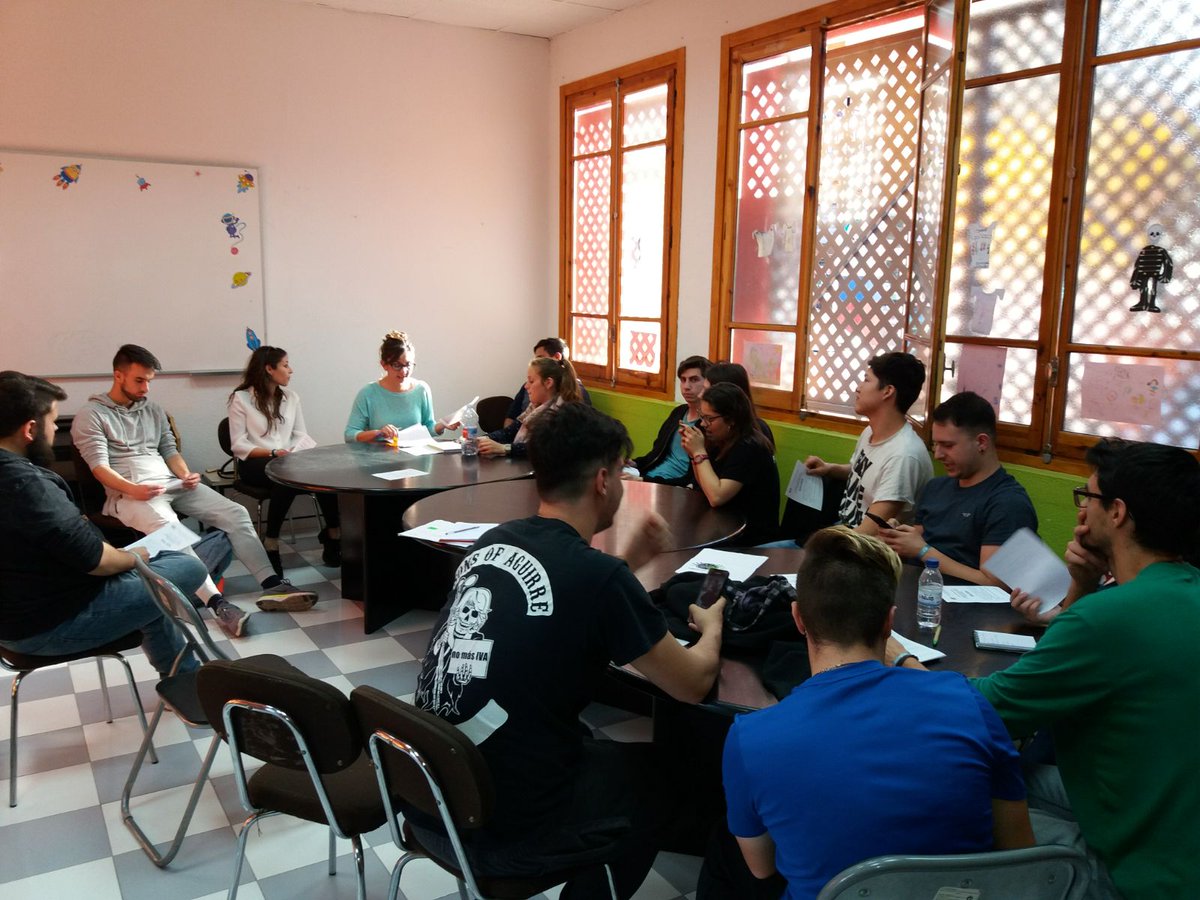 Voluntariado Joven Ciaj Barrio del Cristo. Seguimos creciendo, seguimos creando. #25aniversario# #primaverajoven# <a href="/BarriodlCristo/">Barrio del Cristo</a> <a href="/Lucia46960/">Lucía A.Fdez Sevilla</a>