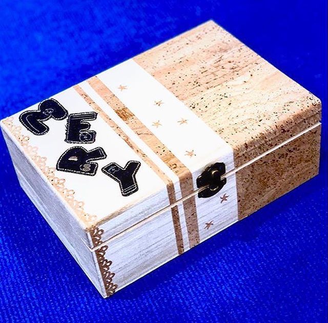CorchoCraft's tweet photo. (ENG below) ¡Maravillas que se pueden hacer con tela de corcho 💚🙌 Wonders in cork!
.
.
#corchoparamanualidades #diy #welovecork #makersgonnamake 
#Repost @rizaal.s.l with @get_repost
・・・
Cajita customizada de CORCHO♥️🌳 https://t.co/nFVdf0zo2v https://t.co/trFcmTpnyr