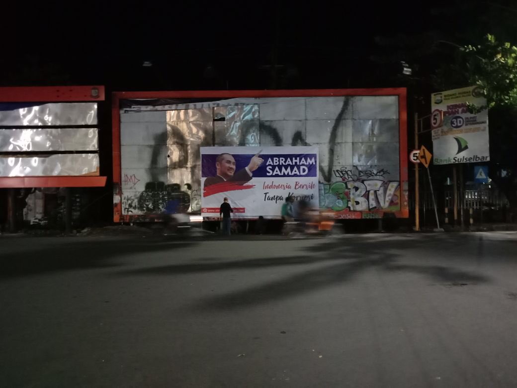 Dalam postur APBN 2018, pendapatan negara diproyeksikan sebesar Rp1.894,7 triliun. Jumlah ini berasal dari penerimaan perpajakan sebesar Rp1.618,1 triliun, Penerimaan Negara Bukan Pajak sebesar Rp275,4 triliun dan Hibah sebesar Rp1,2 triliun. #AbrahamSamad4RI2