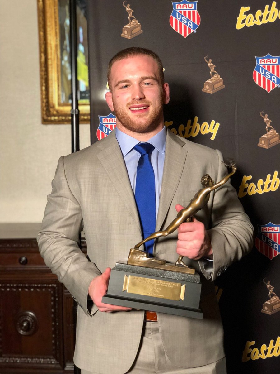 TheRealAAU's tweet image. Congratulations Kyle Snyder!! Our 88th Annual AAU James E. Sullivan Award Winner! #AAUSullivanAward
