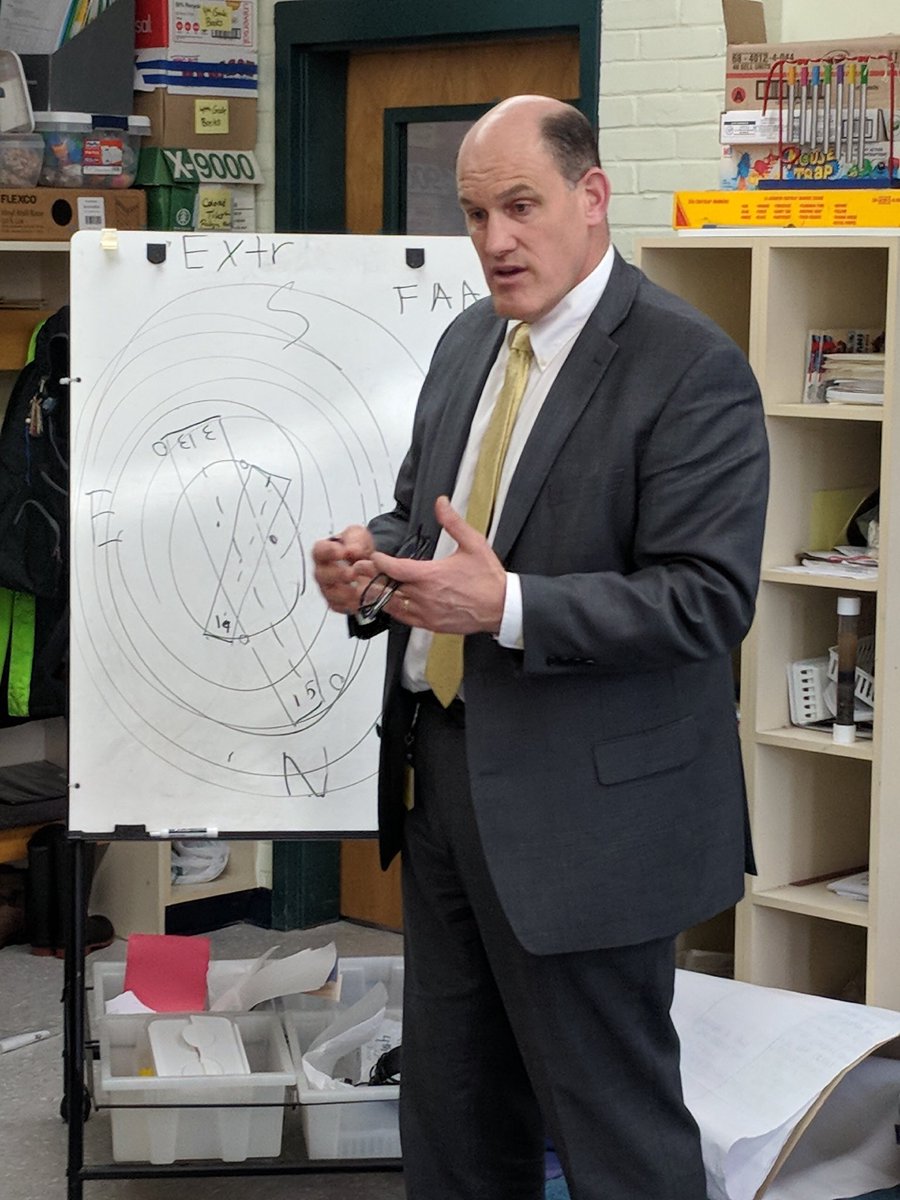 hrouelle's tweet photo. Look who was teaching 4th graders about sound today? #noisetesting #superintendentatwork @DavidYo9460626 https://t.co/1czcjbOPhn