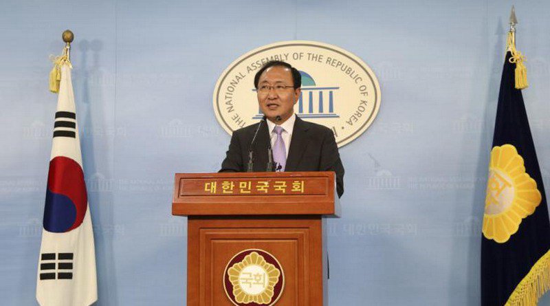 노회찬 “드루킹 댓글조작에 문 대통령 연루…의심병 아닌가?” sisanet.kr/archives/7451