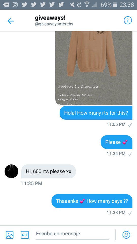 dearphantoms's tweet photo. AYUDA PORFA, RE QUIERO ESE BUZO HACE MIL AÑOS, CON UN RT ME AYUDAN MUCHOO 💕 @giveawaysmerchs 

pls rt! 💖 https://t.co/7XxD6lsCDD