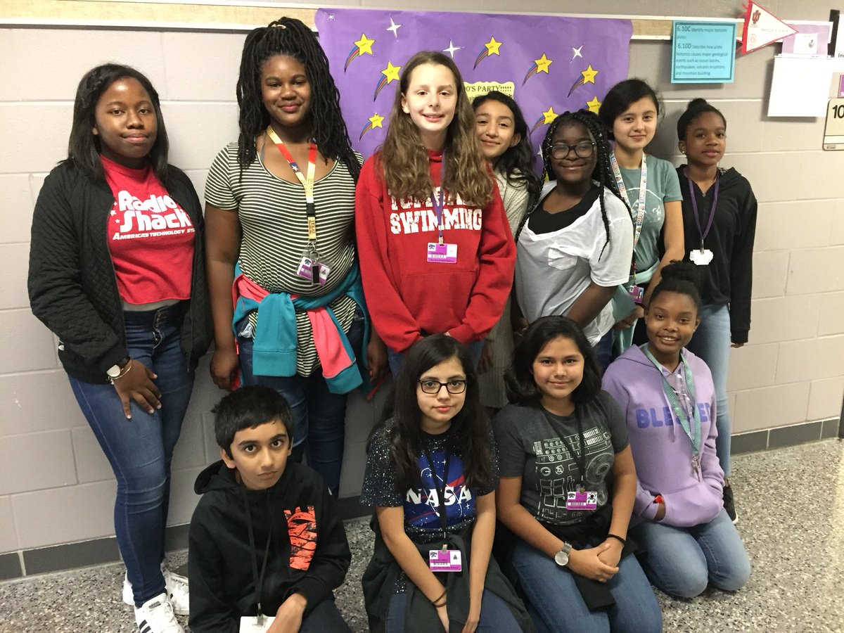pslackhms's tweet photo. Celebrating with students with an average of 90% or better!!! https://t.co/mbQNTmvWev