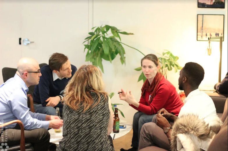 infounders's tweet photo. Seun, June, Onur and Konstantin listen to Diane as she talks about her and her business at Mastermind Express hosted by @HeyAiko at @prjctspcs. She's researching how to market to entrepreneur dads.
See you at our next event on May 8th: https://t.co/wxeYPijI3N https://t.co/34of2CB3Cw