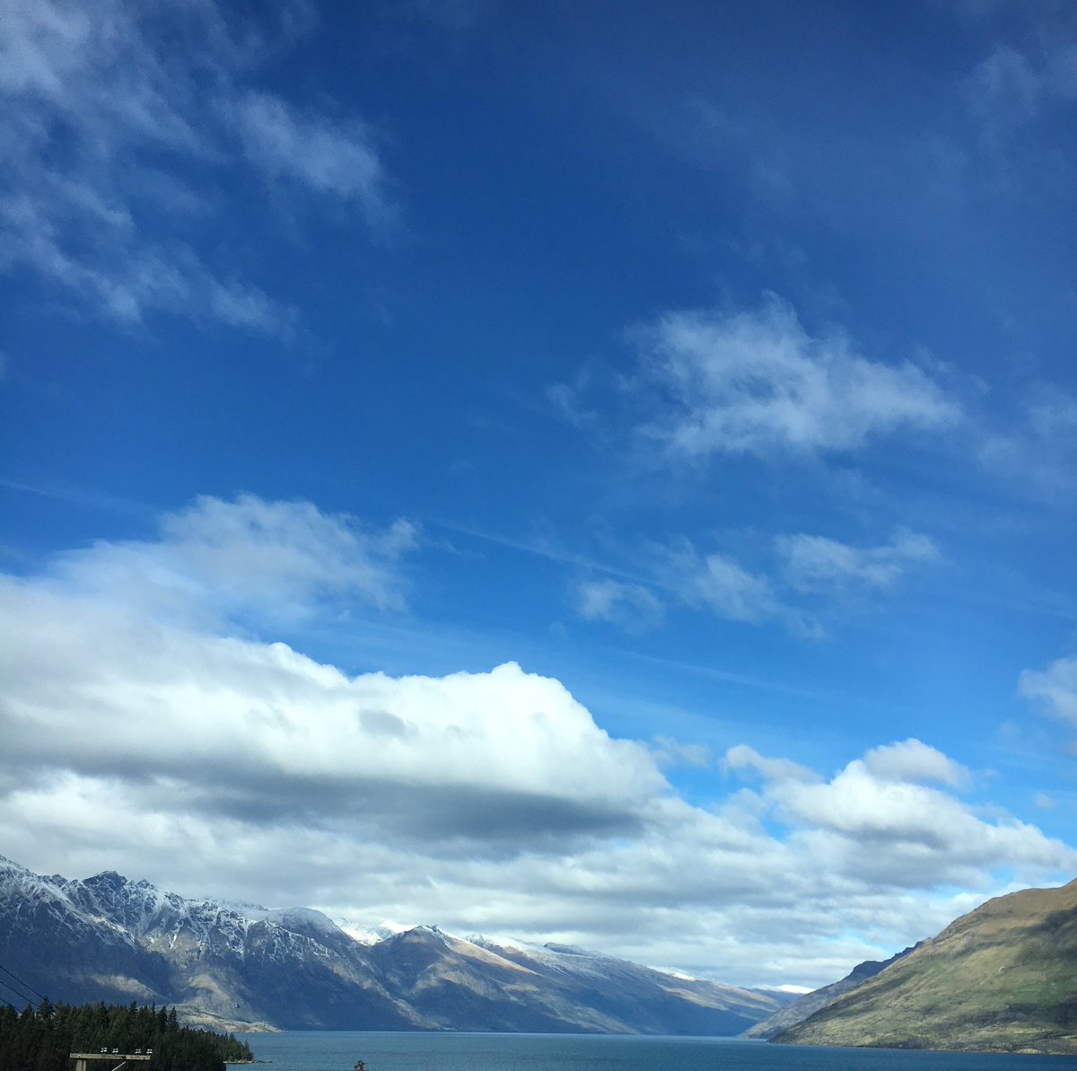 Not a bad spot for a tasting #qtqueenstown #wine #PinotNoir #Queenstown #nzwine #mountains #lake #beautiful