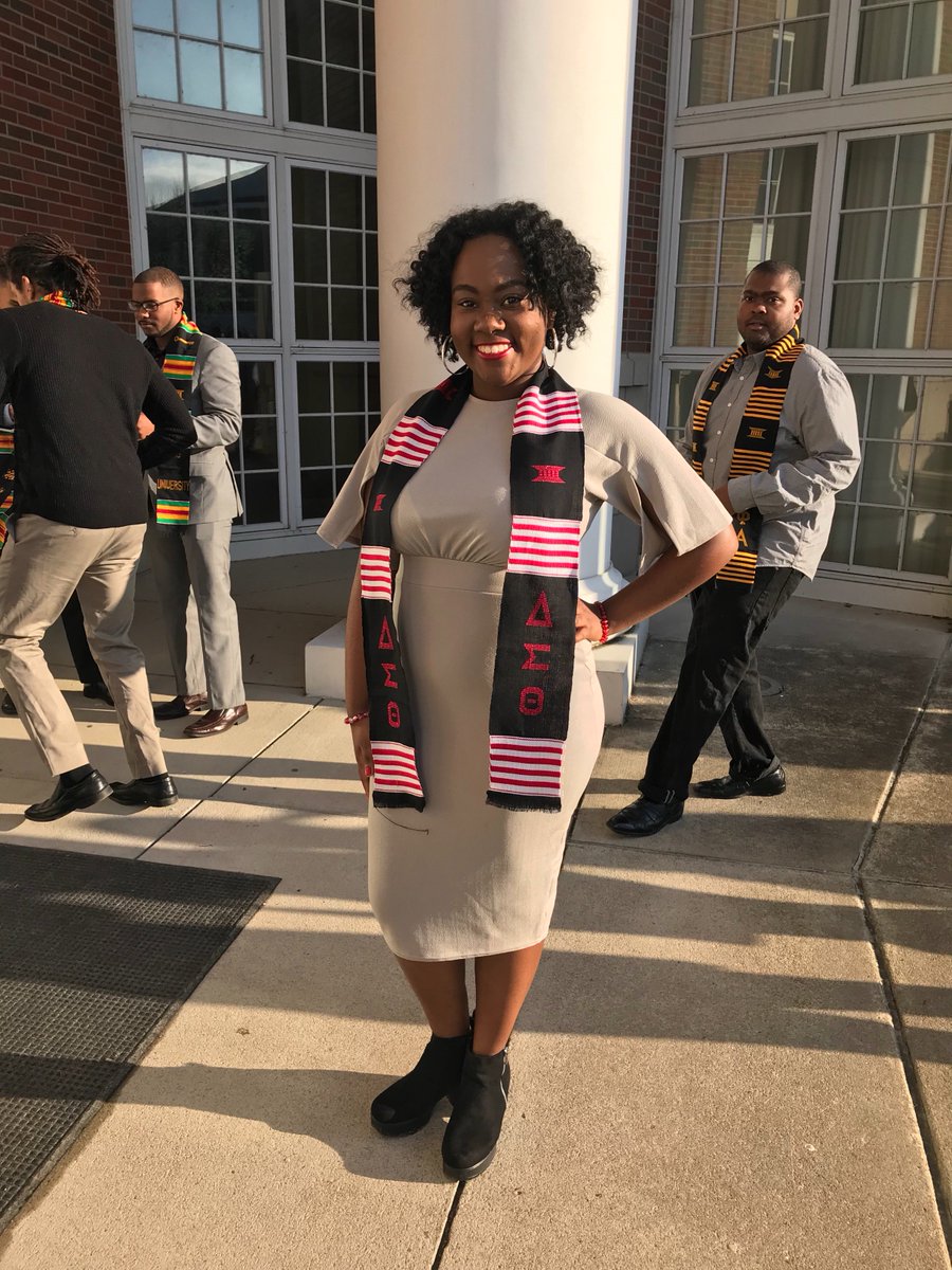 orgianamay's tweet image. Almost out this bih. ✌🏾#graduationszn ❤️