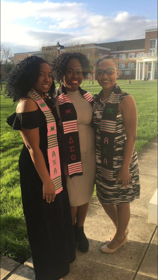 orgianamay's tweet image. Almost out this bih. ✌🏾#graduationszn ❤️