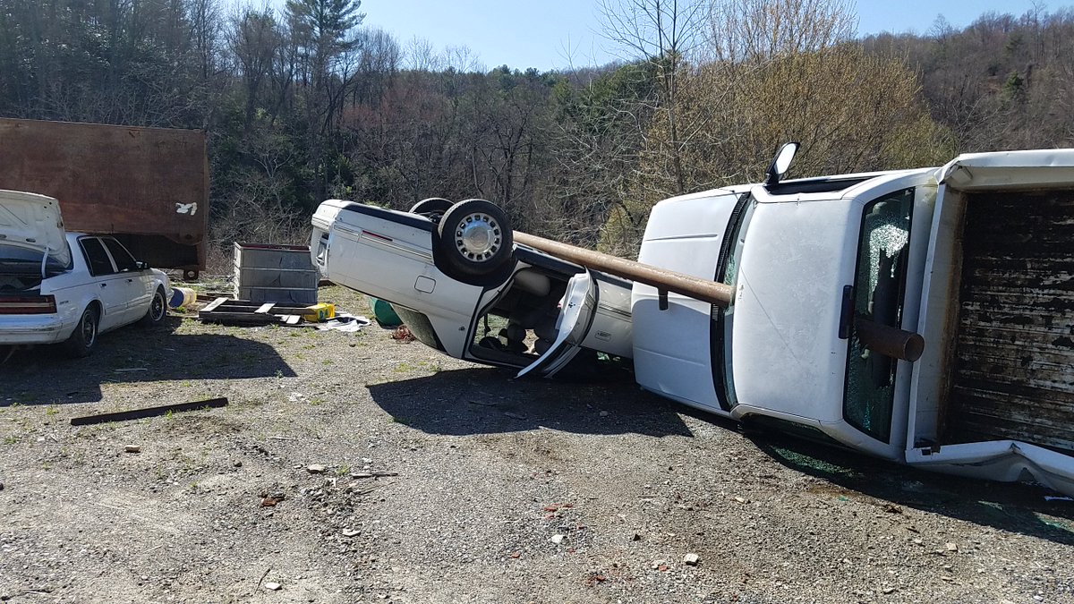 GalaxFireDept's tweet photo. Training Night @GalaxFireDept! Stabilization & Extrication. Outstanding work by all with a couple of difficult evolutions! #proudcapt https://t.co/fCvRHFAaVO