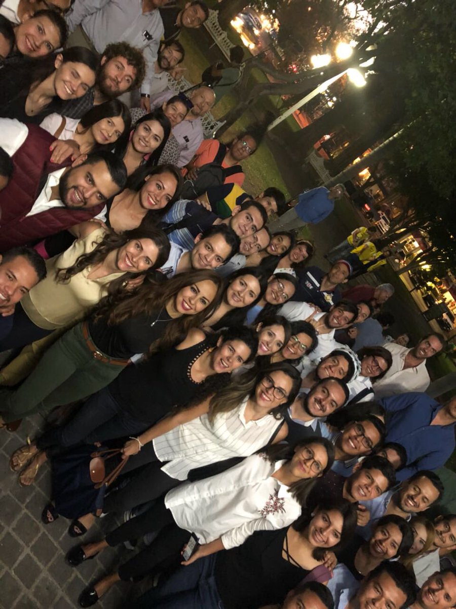 abremaslosojos's tweet photo. Decenas de jóvenes recibieron en Guadalajara a @LuisaAlcalde, nuestra futura secretaria de Trabajo. https://t.co/Ax6FDvMztJ