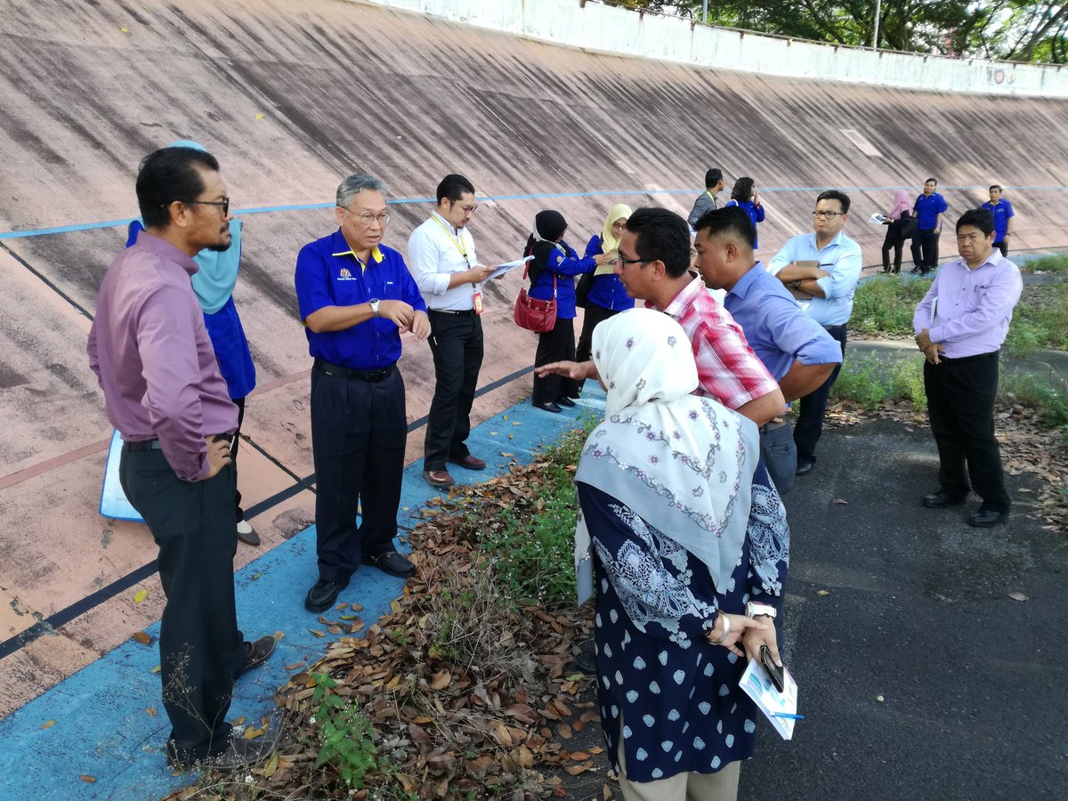 tmhasrizal's tweet photo. Lawatan Teknikal ke Velodrom Cheras...#BPP1CKBA2 
@ArZuhairiManaf @jkr6036 @awe_ludin @nurzahreen @JanariBinSekeli https://t.co/MhRlnWwoHe