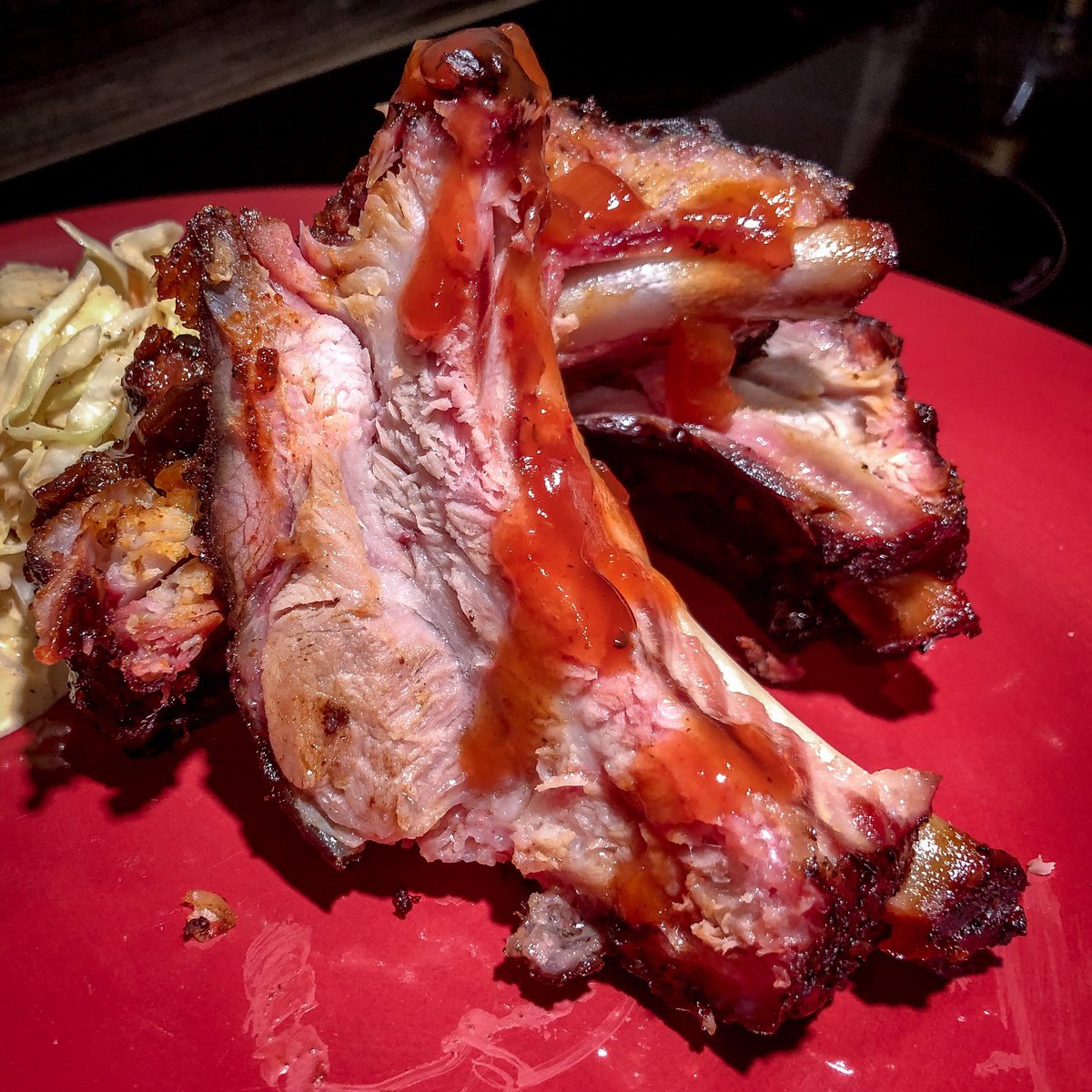 RaddCooking's tweet photo. 3-2-1 #Smoked Back Ribs with Hefeweizen Huckleberry-Peach #BBQ Sauce from the #BigGreenEgg. My first time using 3-2-1 Method and they came out awesome! #smokedmeat #321method #bbqribs #smoking https://t.co/OTo5F5kb8f