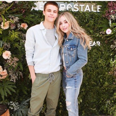 #NewProfilePic <a href="/ShortyArtistic/">Maya Minkus</a> 😍